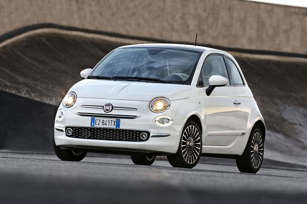 La Fiat 500 "restylée" démarre à partir de 12 490 euros