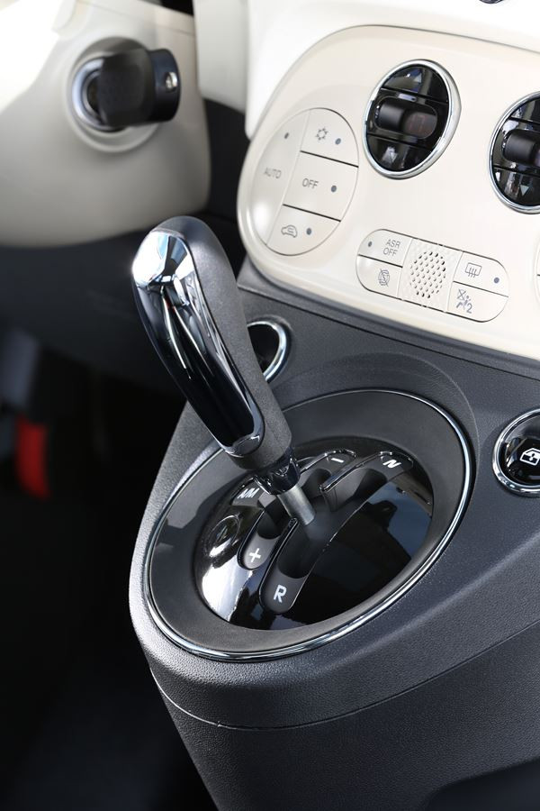 La Fiat 500 "restylée" démarre à partir de 12 490 euros