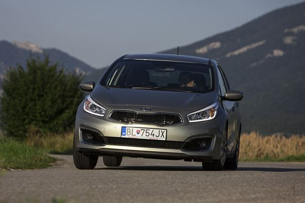La Kia cee’d restylée embarque des motorisations retravaillées