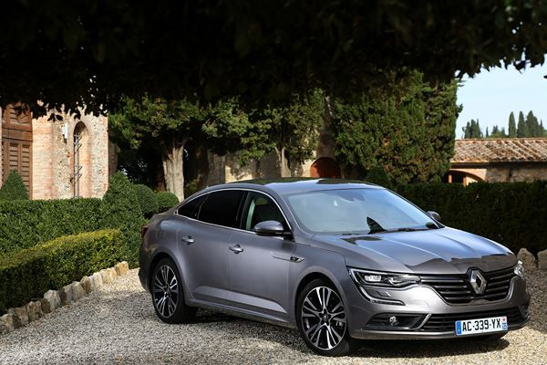 La grande berline quatre portes Renault Talisman à l'épreuve du marché