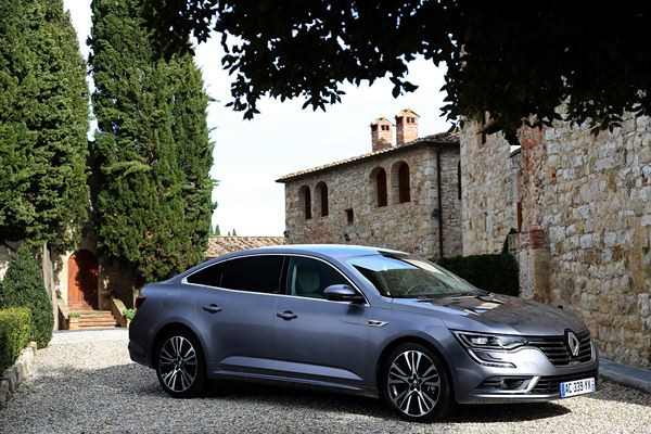 La grande berline quatre portes Renault Talisman à l'épreuve du marché