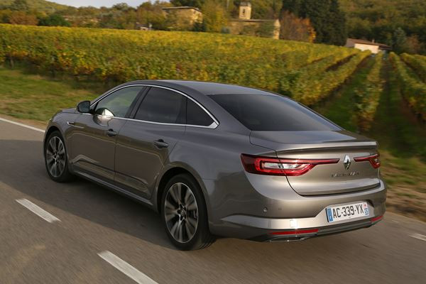 La grande berline quatre portes Renault Talisman à l'épreuve du marché