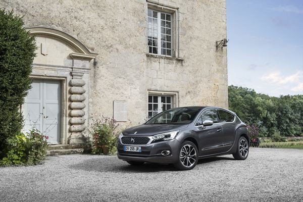 La DS 4 prend un nouvel envol avec une face avant retravaillée
