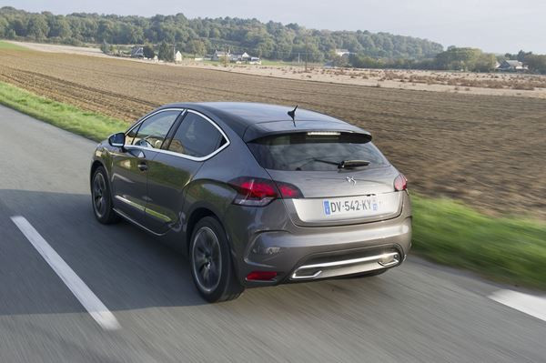 La DS 4 prend un nouvel envol avec une face avant retravaillée