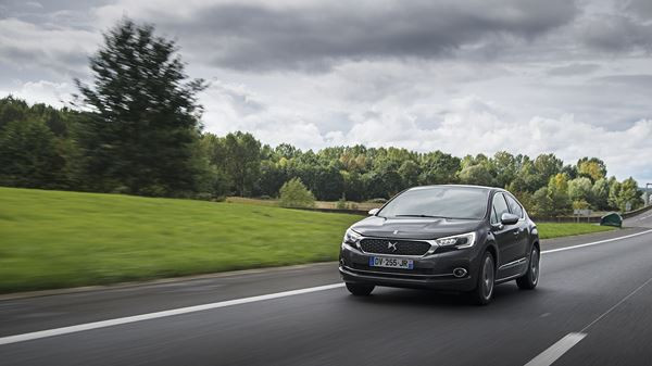 La DS 4 prend un nouvel envol avec une face avant retravaillée
