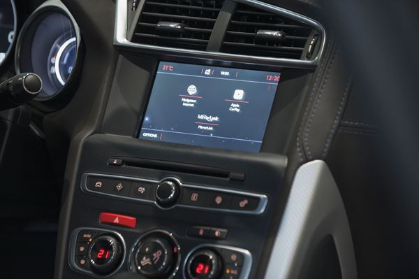 La DS 4 prend un nouvel envol avec une face avant retravaillée