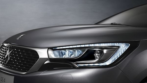 La DS 4 prend un nouvel envol avec une face avant retravaillée