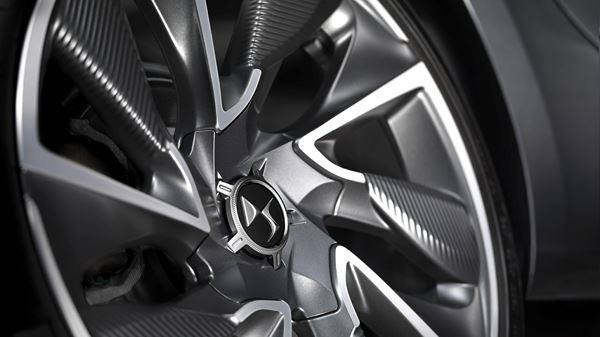 La DS 4 prend un nouvel envol avec une face avant retravaillée