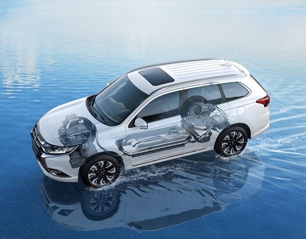 Le Mitsubishi Outlander PHEV arbore la face avant « Dynamic Shield »
