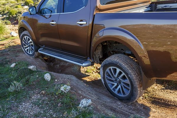 Le Nissan Navara adopte un large éventail de technologies d'aide à la conduite