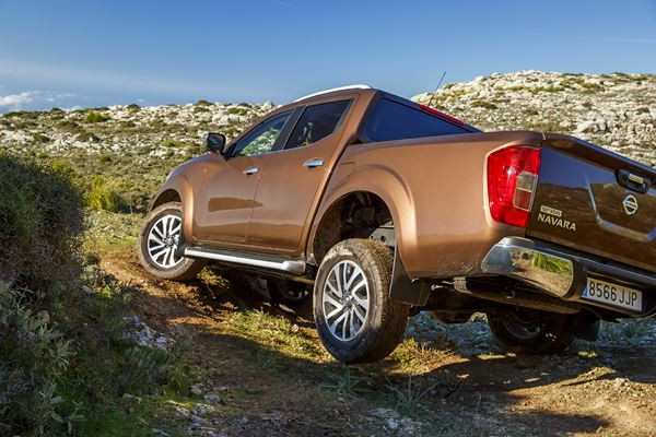 Le Nissan Navara adopte un large éventail de technologies d'aide à la conduite