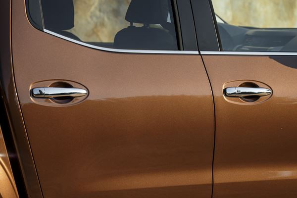 Le Nissan Navara adopte un large éventail de technologies d'aide à la conduite