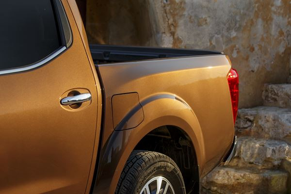 Le Nissan Navara adopte un large éventail de technologies d'aide à la conduite