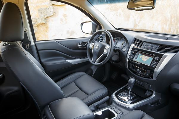 Le Nissan Navara adopte un large éventail de technologies d'aide à la conduite