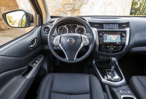 Le Nissan Navara adopte un large éventail de technologies d'aide à la conduite