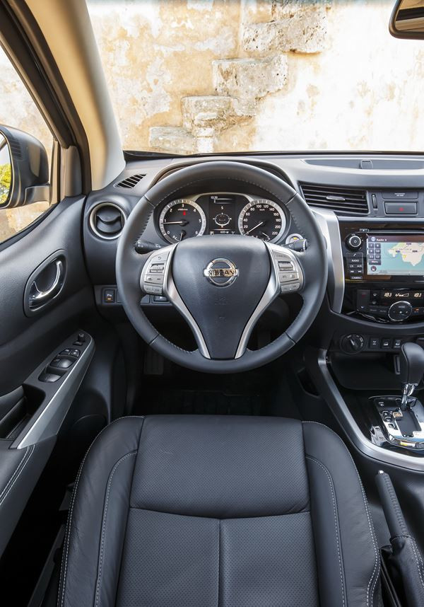 Le Nissan Navara adopte un large éventail de technologies d'aide à la conduite