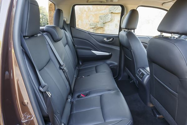 Le Nissan Navara adopte un large éventail de technologies d'aide à la conduite