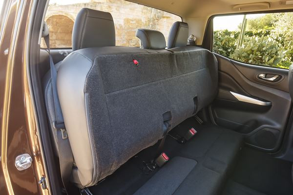 Le Nissan Navara adopte un large éventail de technologies d'aide à la conduite