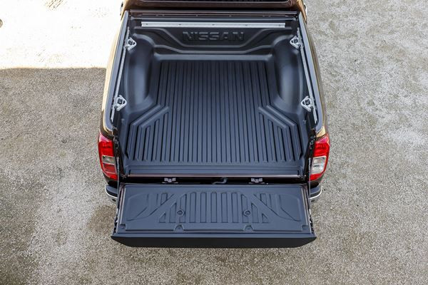 Le Nissan Navara adopte un large éventail de technologies d'aide à la conduite