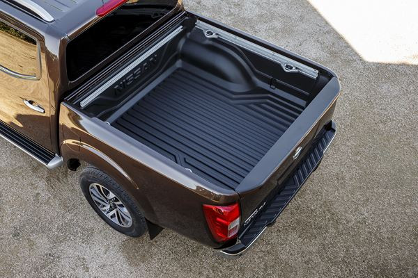Le Nissan Navara adopte un large éventail de technologies d'aide à la conduite