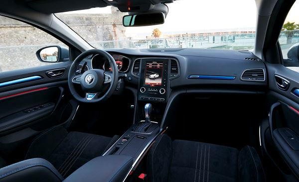 La Renault Mégane adopte plusieurs technologies d’aides à la conduite