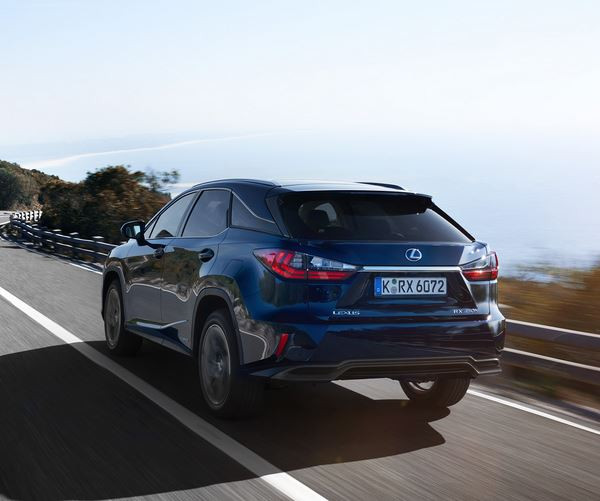 Un Lexus RX de quatrième génération au style audacieux