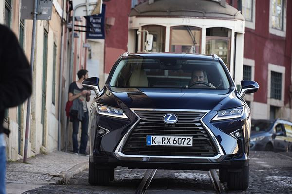 Un Lexus RX de quatrième génération au style audacieux