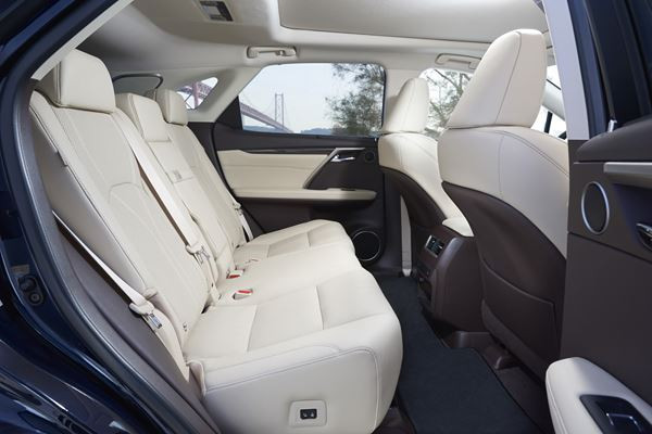 Un Lexus RX de quatrième génération au style audacieux