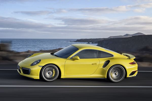 La nouvelle Porsche 911 Turbo S affiche une puissance de 580 ch