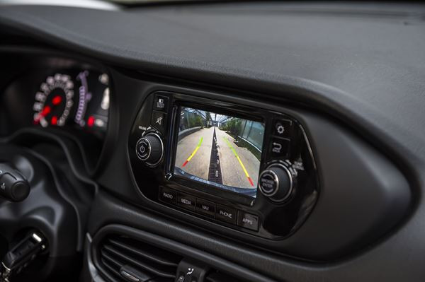 La berline compacte à coffre Fiat Tipo en approche