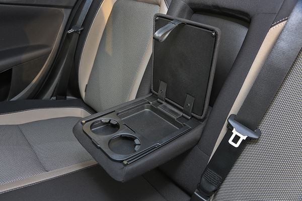 La berline compacte à coffre Fiat Tipo en approche