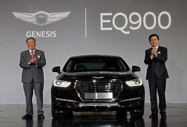 La grande berline de luxe Genesis G90 promet un confort de première classe