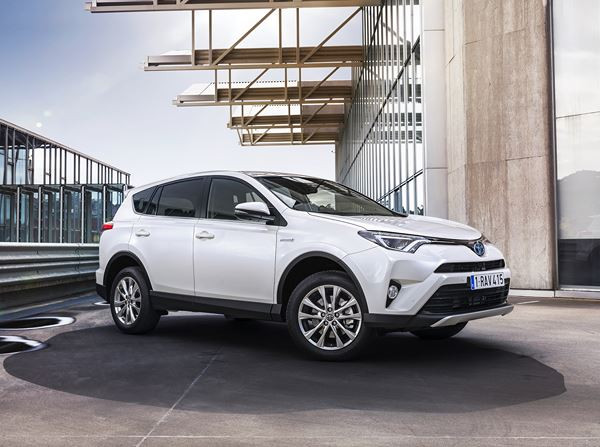Le Toyota RAV4 se met à l'hybride