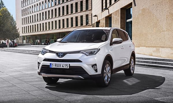 Le Toyota RAV4 se met à l'hybride