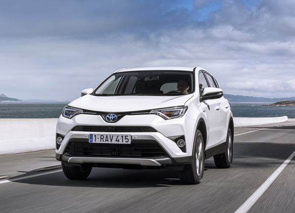 Le Toyota RAV4 se met à l'hybride