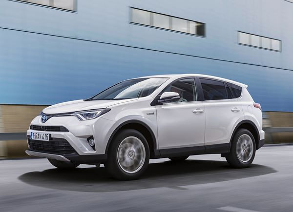 Le Toyota RAV4 se met à l'hybride