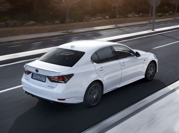 La Lexus GS adopte un style affirmé et de nouveaux équipements technologiques