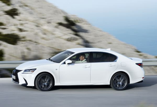 La Lexus GS adopte un style affirmé et de nouveaux équipements technologiques