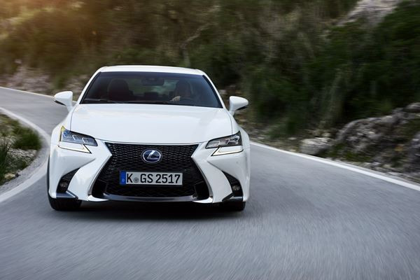 La Lexus GS adopte un style affirmé et de nouveaux équipements technologiques