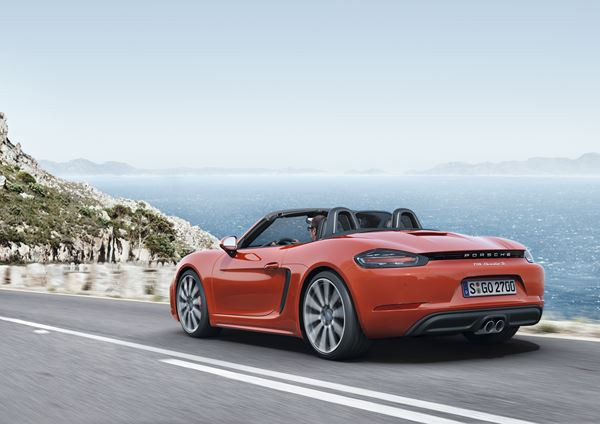Le roadster Porsche 718 Boxster embarque un moteur turbo quatre cylindres à plat