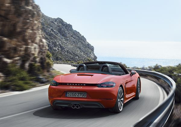 Le roadster Porsche 718 Boxster embarque un moteur turbo quatre cylindres à plat