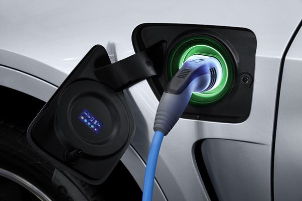 La BMW X5 xDrive40e hybride rechargeable développe une puissance de 313 ch
