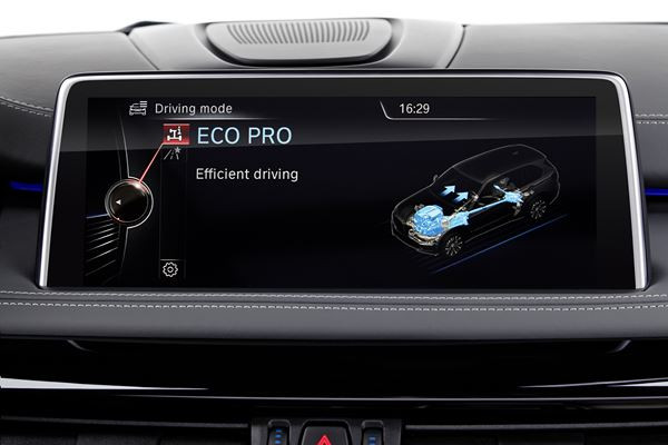 La BMW X5 xDrive40e hybride rechargeable développe une puissance de 313 ch