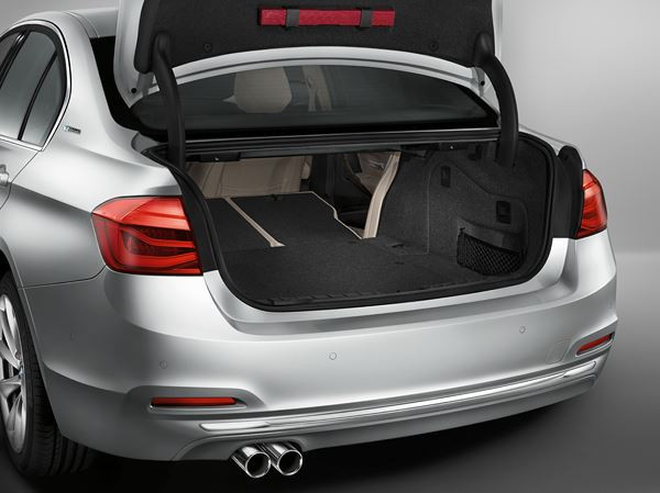La BMW 330e hybride rechargeable développe une puissance de 252 ch