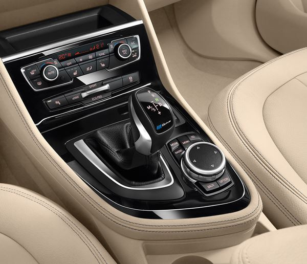 La BMW 225xe Active Tourer embarque une motorisation hybride rechargeable