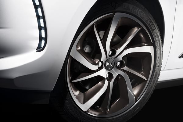 La DS 3 restylée entend devenir  « une icône parisienne »
