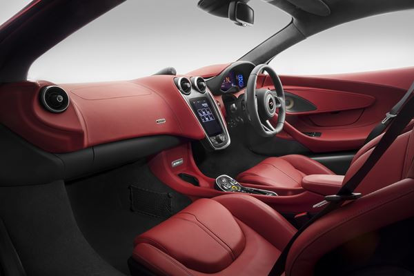 La McLaren 570GT reçoit un toit panoramique et un hayon arrière vitrés