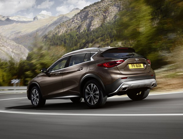 Le crossover compact polyvalent Infiniti QX30 en approche