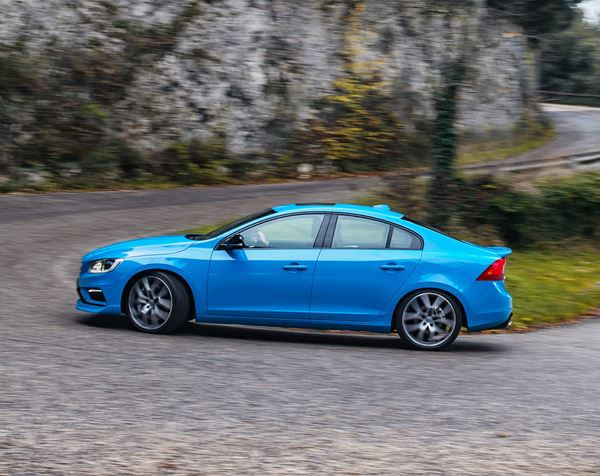 La Volvo S60 Polestar développe 367 ch et 470 Nm de couple