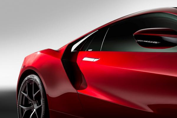 La supercar Honda NSX en approche